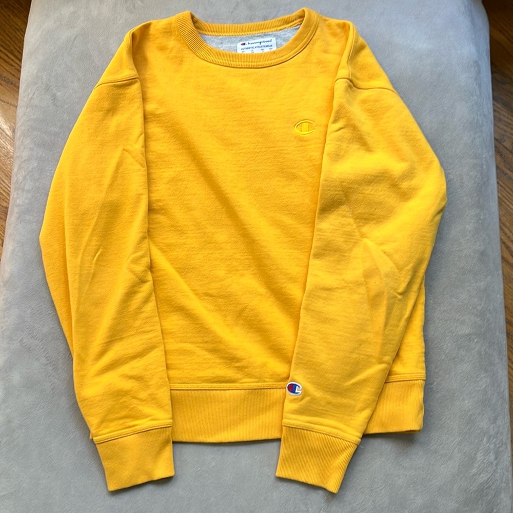 Vibrant super cool Champion Crew neck sweatshirt!